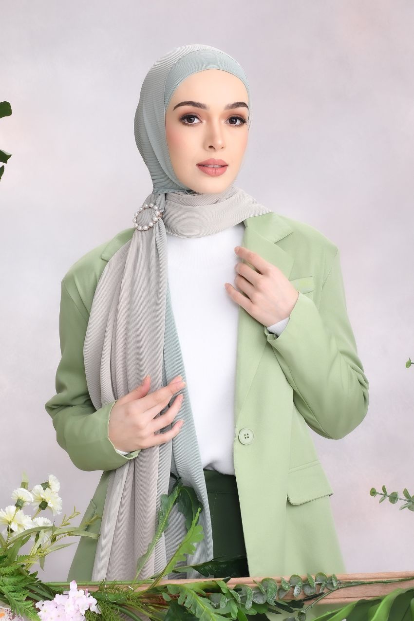 Yes Defect ( Full Wide Pleats Shawl ) Ombré ( Radiance) Code C