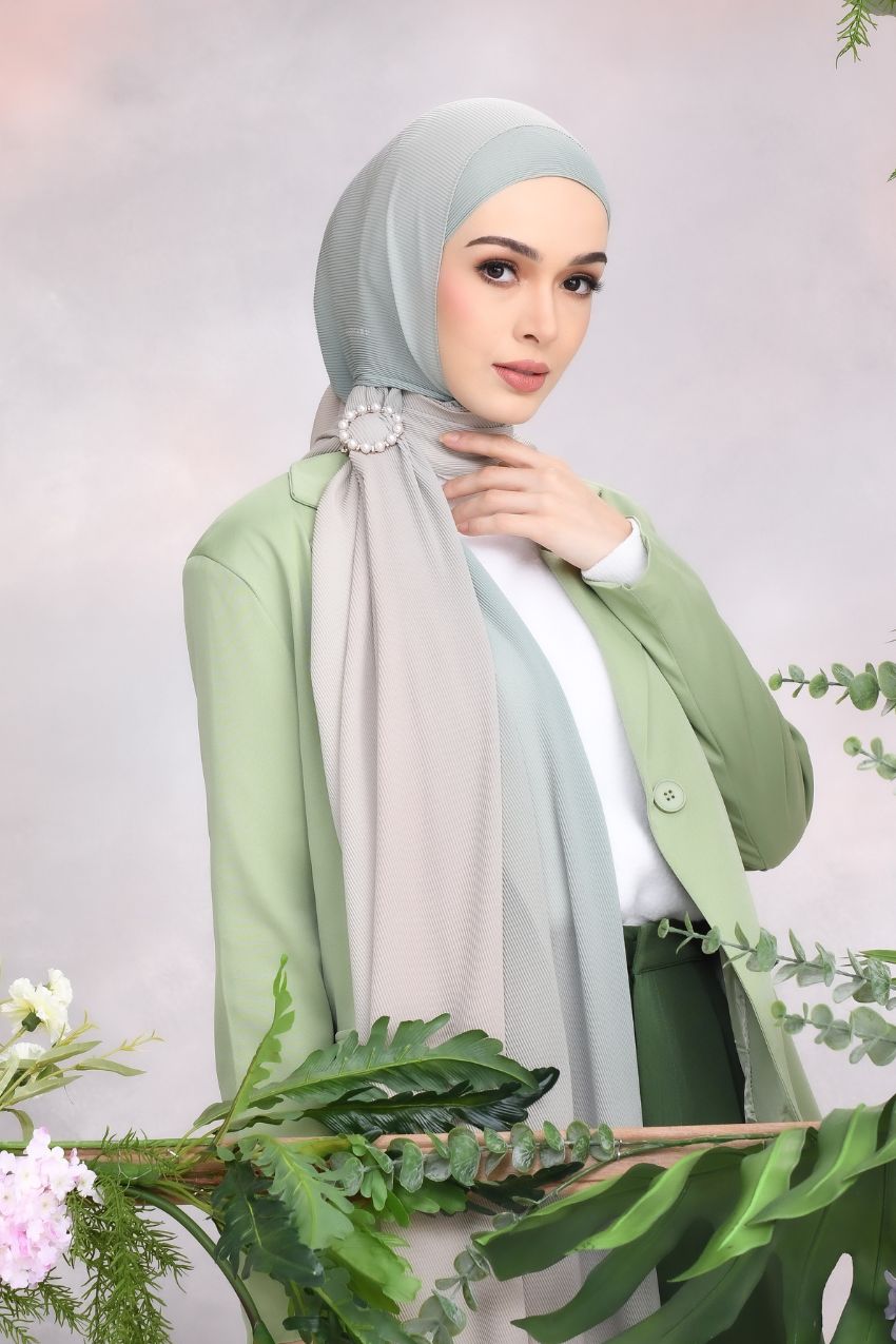 Yes Defect ( Full Wide Pleats Shawl ) Ombré ( Radiance) Code C