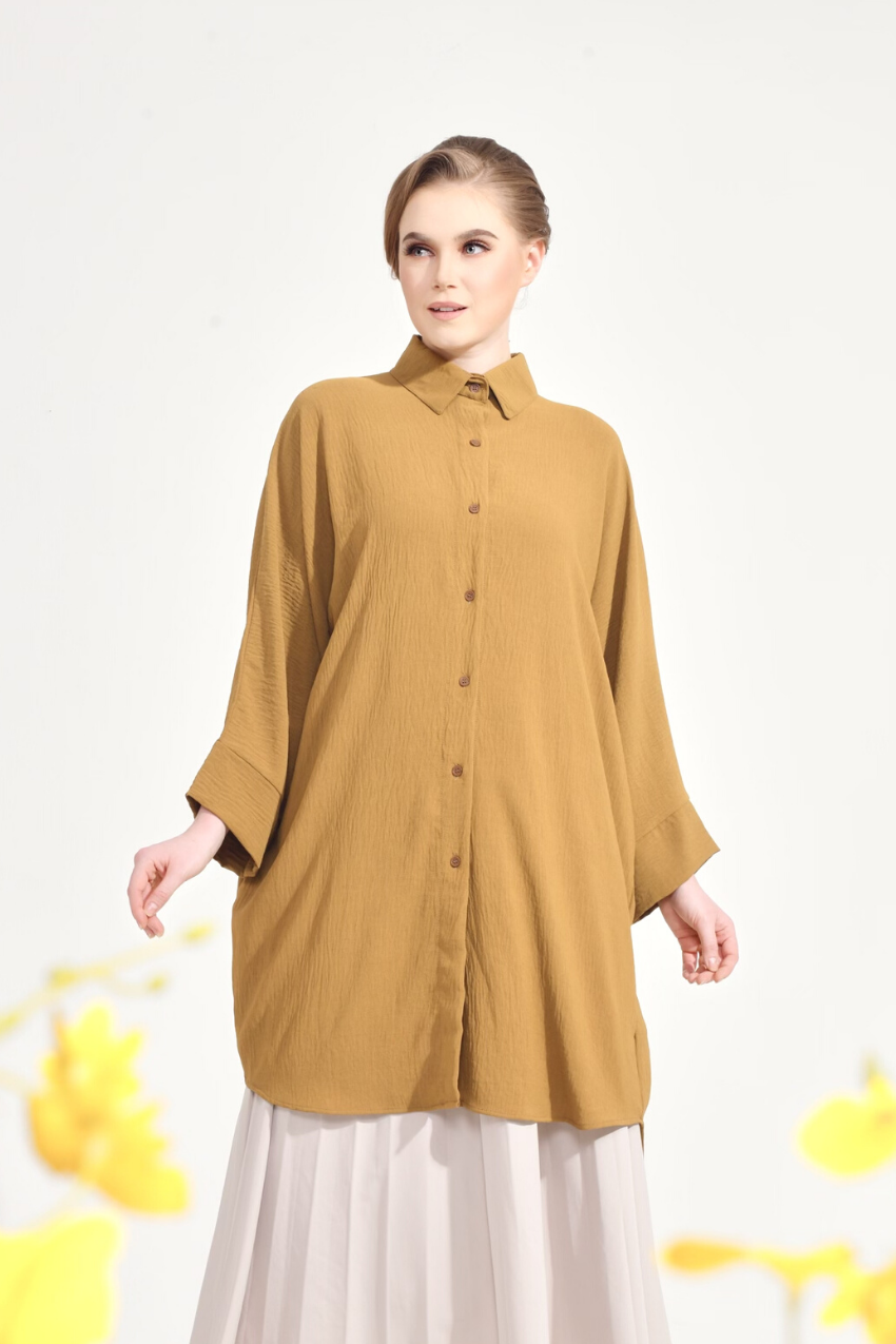 Dal–Mi Oversized Top in Olive Mocktail