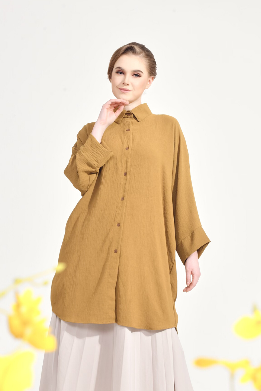 Dal–Mi Oversized Top in Olive Mocktail