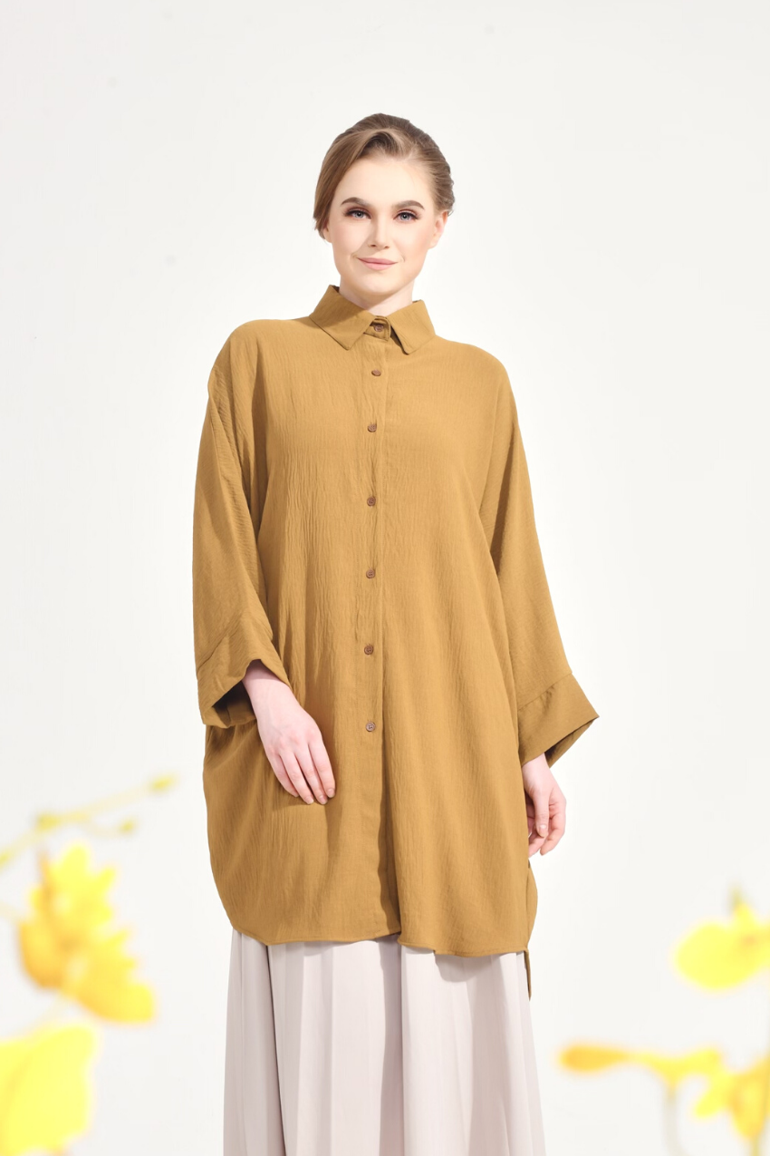 Dal–Mi Oversized Top in Olive Mocktail