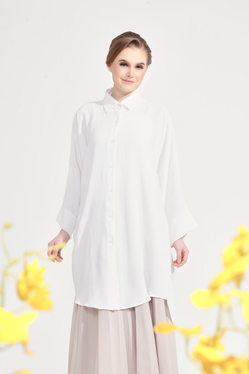 Dal–Mi Oversized Top in Pearl–ish White