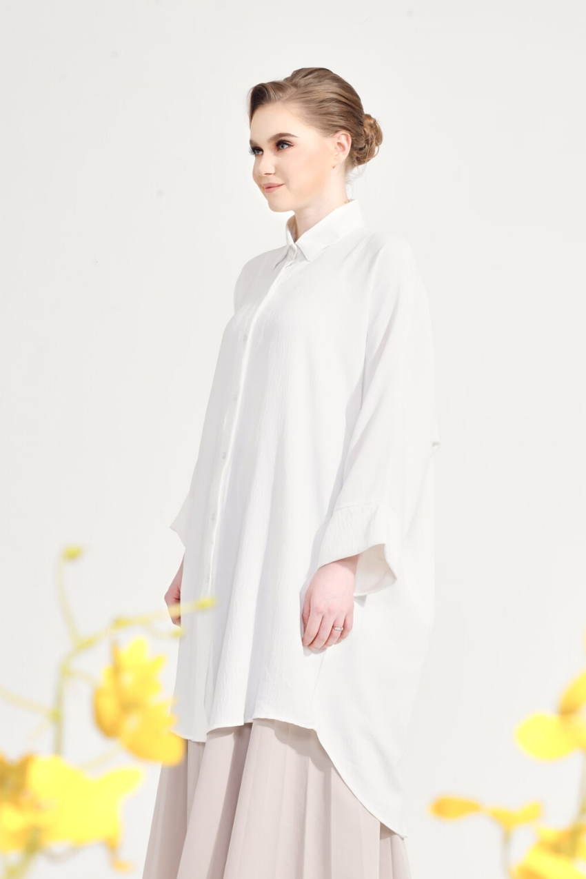 Dal–Mi Oversized Top in Pearl–ish White