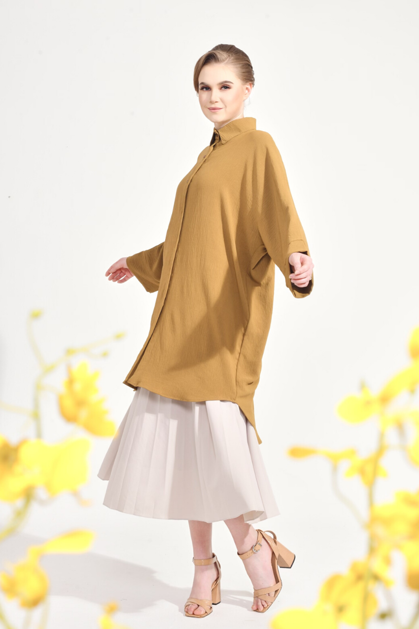 Dal–Mi Oversized Top in Olive Mocktail