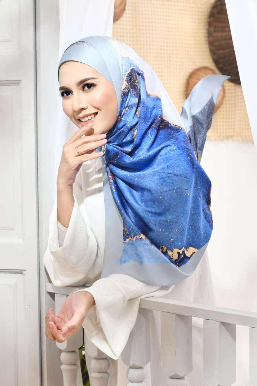 YES DEFECT - ( Shawl ) Dolce Mixed Satin Silk - Blueberry Pancake