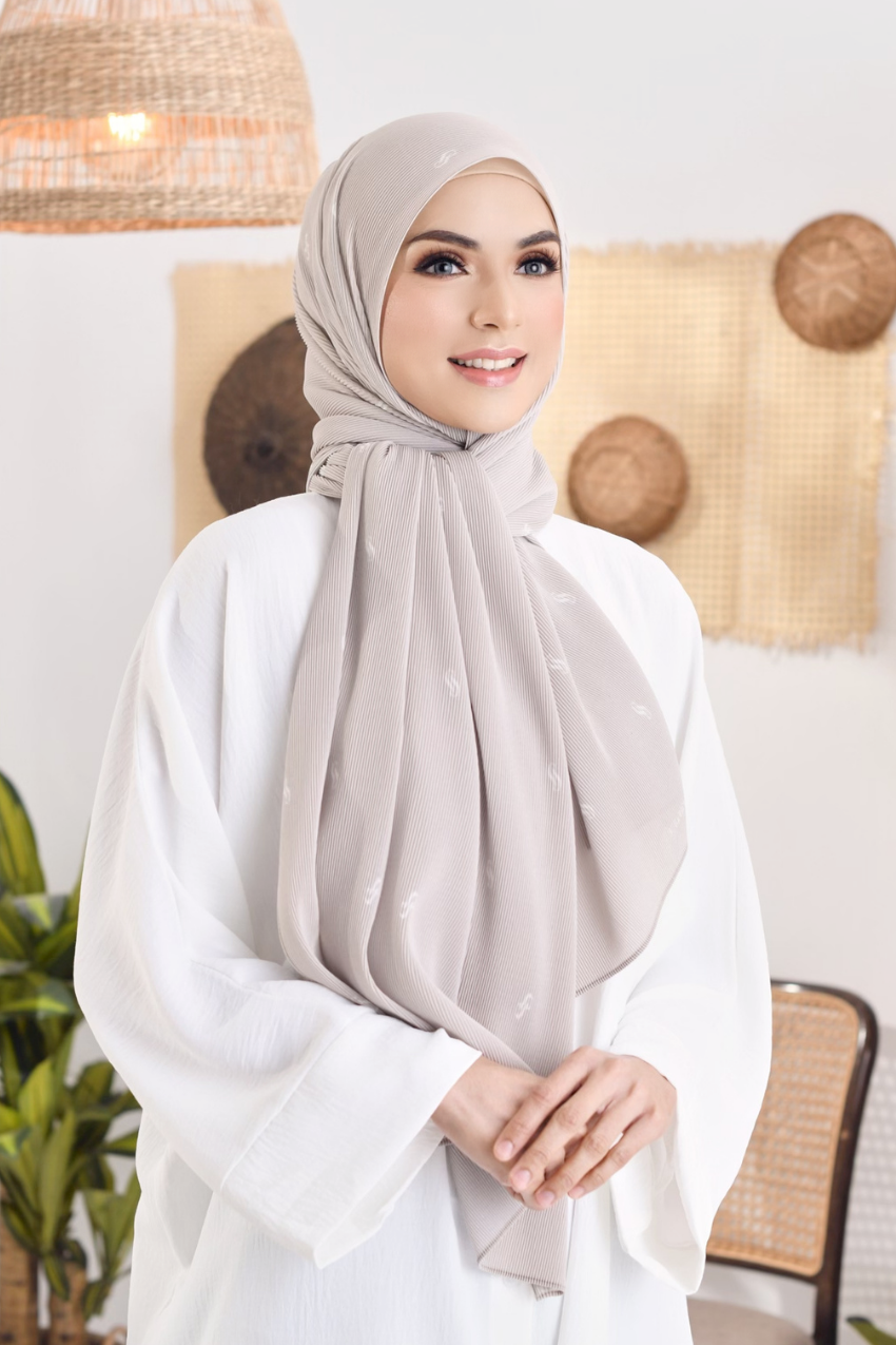 Sample - Monogram Wide Pleats Shawl (Twinkle)